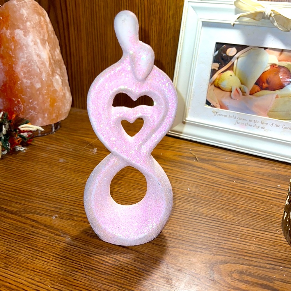 Sweet love statue and diffuser